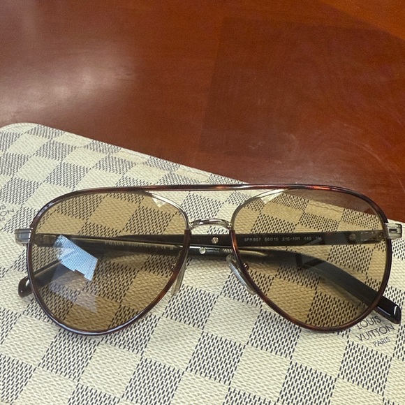 Prada Stylish Aviator Sunglasses with Brown Tint - Picture 1 of 5